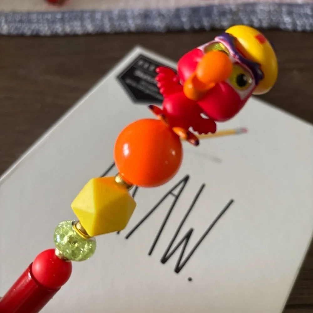 Disney Doorables: Aladdin: Iago handmade beaded pen